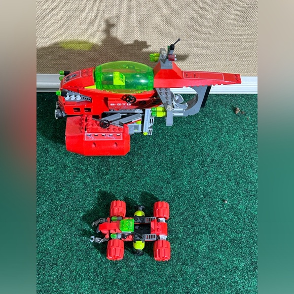 Lego - Picture 2 of 3